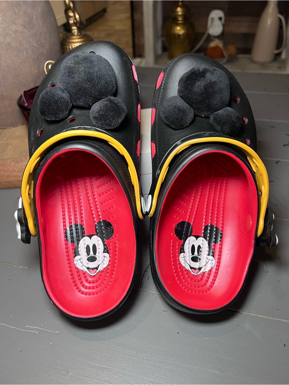 Crocs Women’s Black & Red Mickey Mouse Clog Shoes Size 8 - Picture 5 of 9